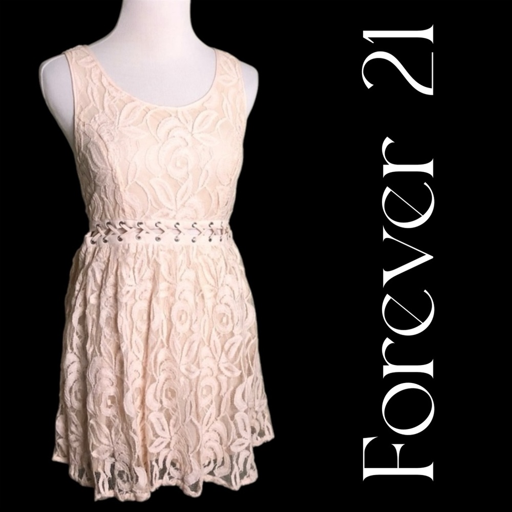 S Forever 21 cream lace dress w/lace up center